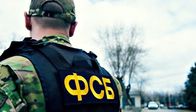 Экс-офицера ФСБ обвинили в хищении девяти дагестанских ковров ручной работы