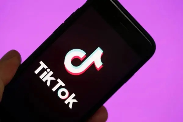 15-летняя девочка умерла, повторив опасный челлендж из TikTok