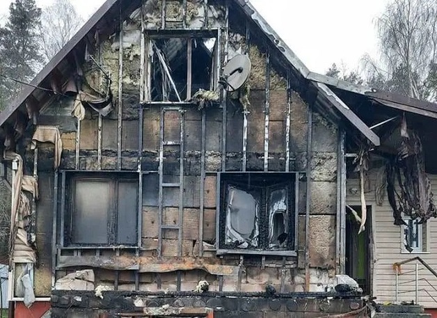 В Беларуси подожгли дачу экс-главы кардиоцентра. Его уволили после поддержки протестов