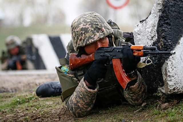 Казахстан начал внезапную проверку боеготовности войск