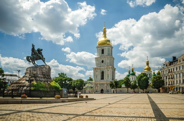 Коммунальный беспредел: где в Киеве опасно ездить, ходить и просто жить