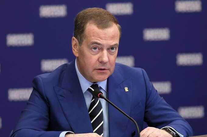 Дмитрий Медведев призвал к тотальным казням украинских военных