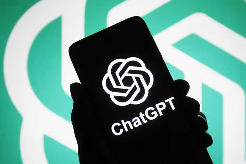 Альтман пообещал устранить избыточные комплименты ChatGPT после получения критики
