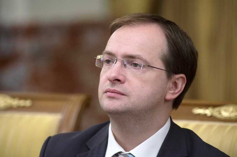 В Стамбуле Владимир Мединский не стал отвечать на неудобный вопрос о Путине