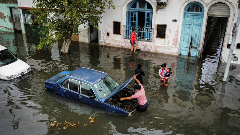 В Аргентине из-за сильных дождей автотрассы оказались под водой