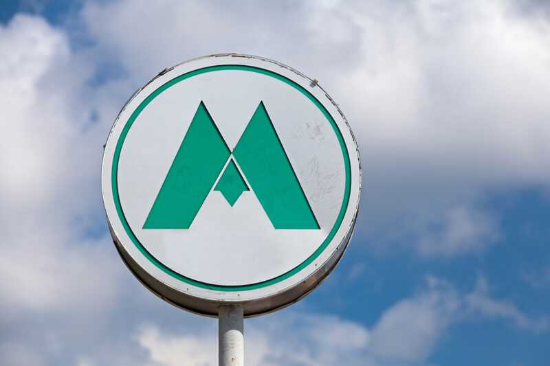В Казани мужчина прыгнул на рельсы в метро, чтобы сделать селфи
