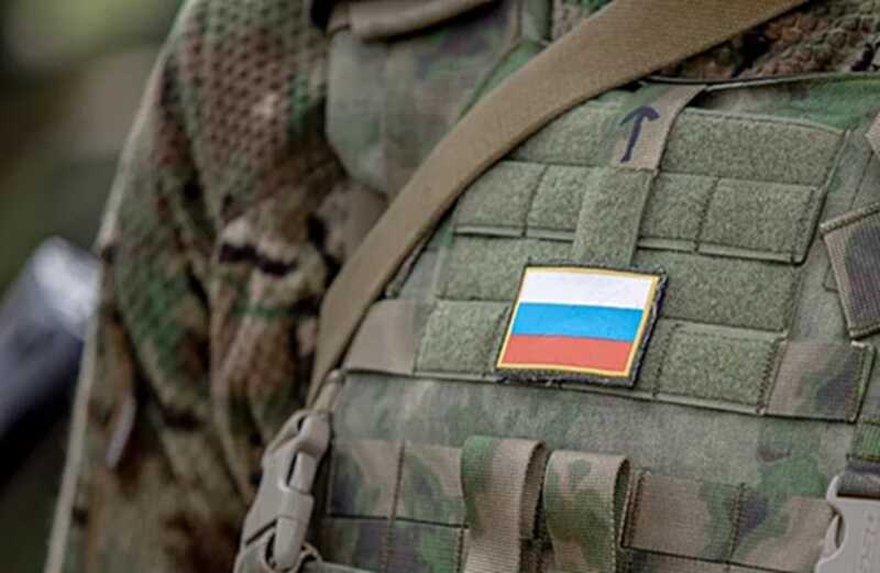 Пьяный военнослужащий самовольно оставил часть, угнал автомобиль и сбил двух школьниц в Прокопьевске