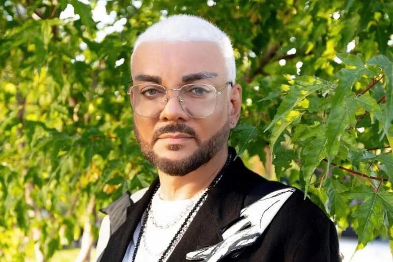 Филипп Киркоров попал в больницу из-за осложнений после ожога, полученного на концерте