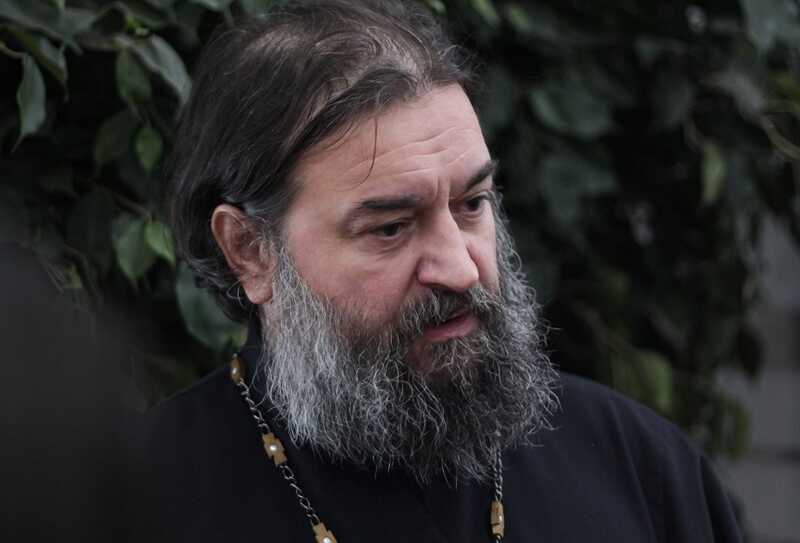 Протоирей Андрей Ткачёв предложил вдовам «похоронить сердце» вместе с мужем