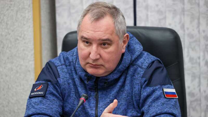 Рогозин решил отказаться от идеи отправки КВН-щиков на фронт