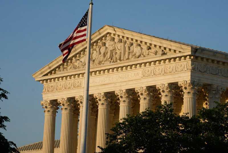 Верховный суд США запретил судьям отменять решения президента