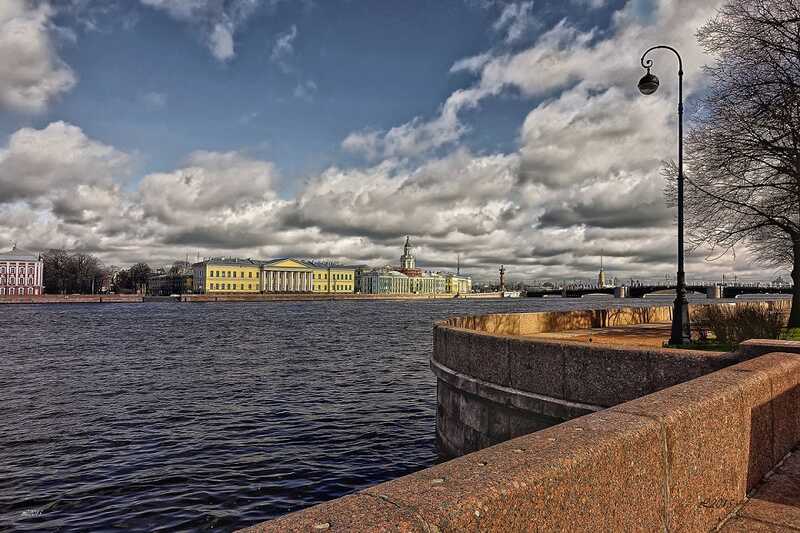 В Петербурге закрыли доступ к набережным во время подготовки к «Алым парусам»