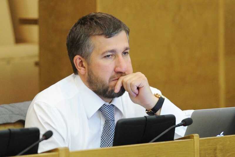 «Мясной король» оказался в центре внимания: депутата Аникеева и его сообщников обвиняют в выводе миллиардов в ОАЭ