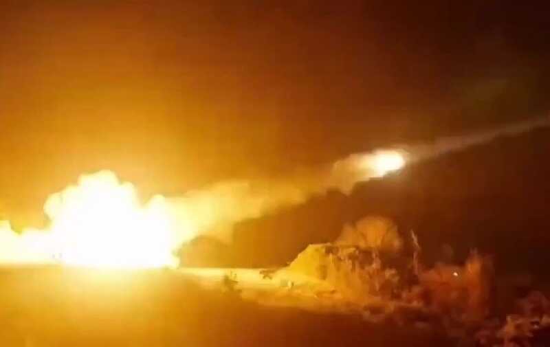 Таиланд и Камбоджа сражаются всего в нескольких сотнях километров от туристических пляжей