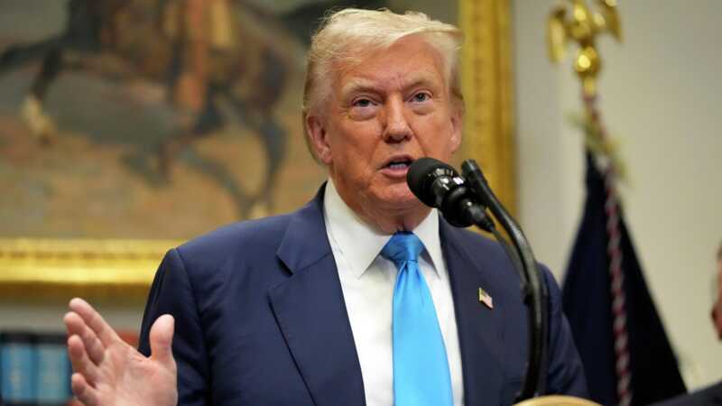 Трамп заявил о передислокации подлодок к границам России в качестве ответа на ядерные угрозы