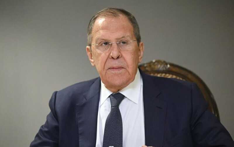 Глава МИД России Сергей Лавров показал надпись «СССР» на встрече с США