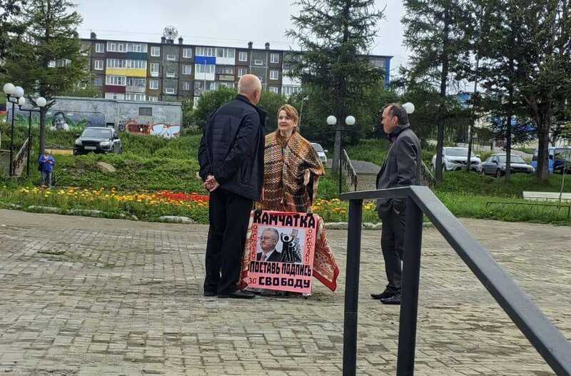 Камчатская активистка собирает подписи за увольнение губернатора Владимира Солодова