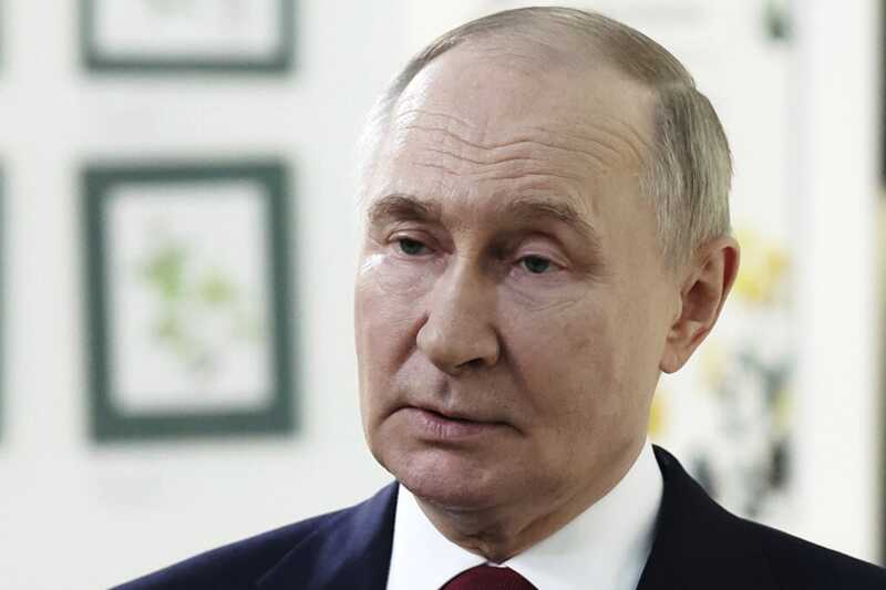 Путин заявил о готовности к проведению встречи в трёхстороннем формате с Зеленским