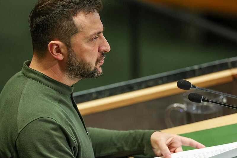 Президент Украины Зеленский одобрил идею трёхсторонних переговоров с Россией
