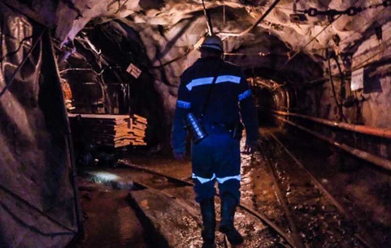 В Кузбассе более 500 шахтёров приостановили работу из-за задержки выплаты зарплаты