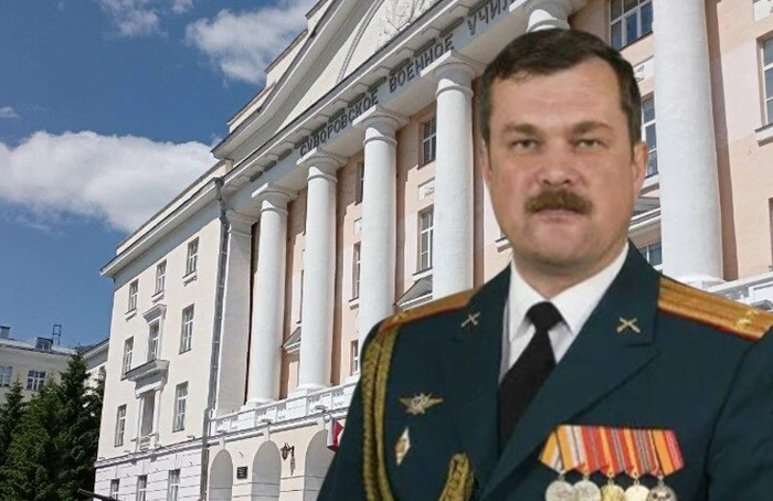 В Екатеринбурге воспитателя суворовского училища Владимира Щекотова обвиняют в совращении воспитанника