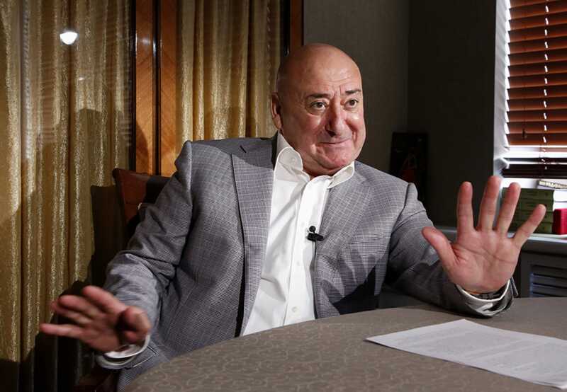 Экс-директор Театра сатиры Мамедали Агаев был арестован по обвинению в мошенничестве на сумму 20 миллионов рублей