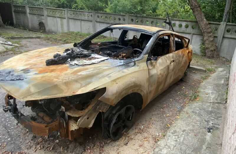 В Подмосковье житель сжег два автомобиля и гараж экс-коллеги