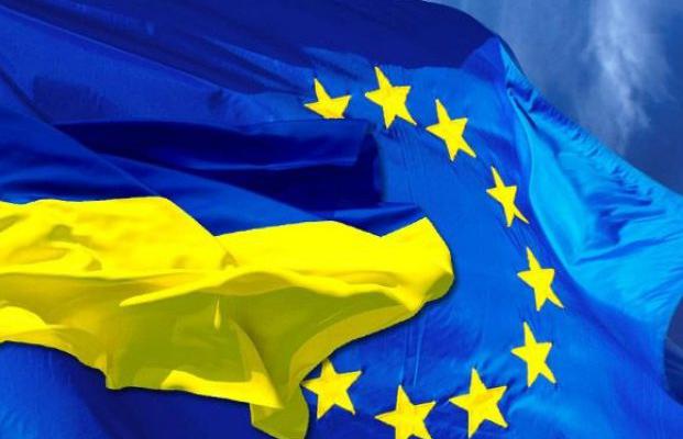 Еврокомиссия официально предложила отменить визы для украинцев