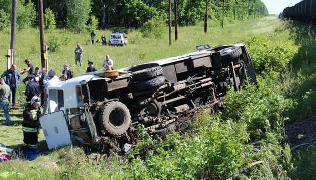 В России автобус столкнулся с поездом: есть погибшие