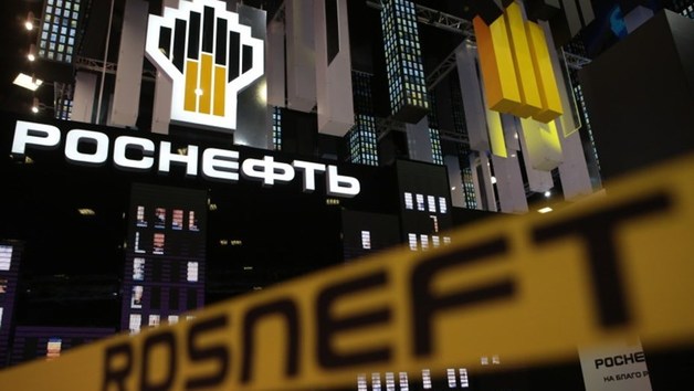 Зарплаты топ-менеджеров "Роснефти" в 2,5 раза больше Лукойла