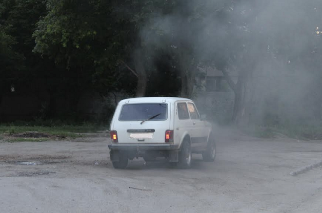 В Кропивницком взорвали автомобиль чиновника, мужчина тяжело ранен