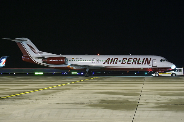 Дыра в самолете Air Berlin возмутила пассажиров